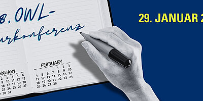Hand schreibt in einen Kalender "18. OWL Kulturkonferenz".