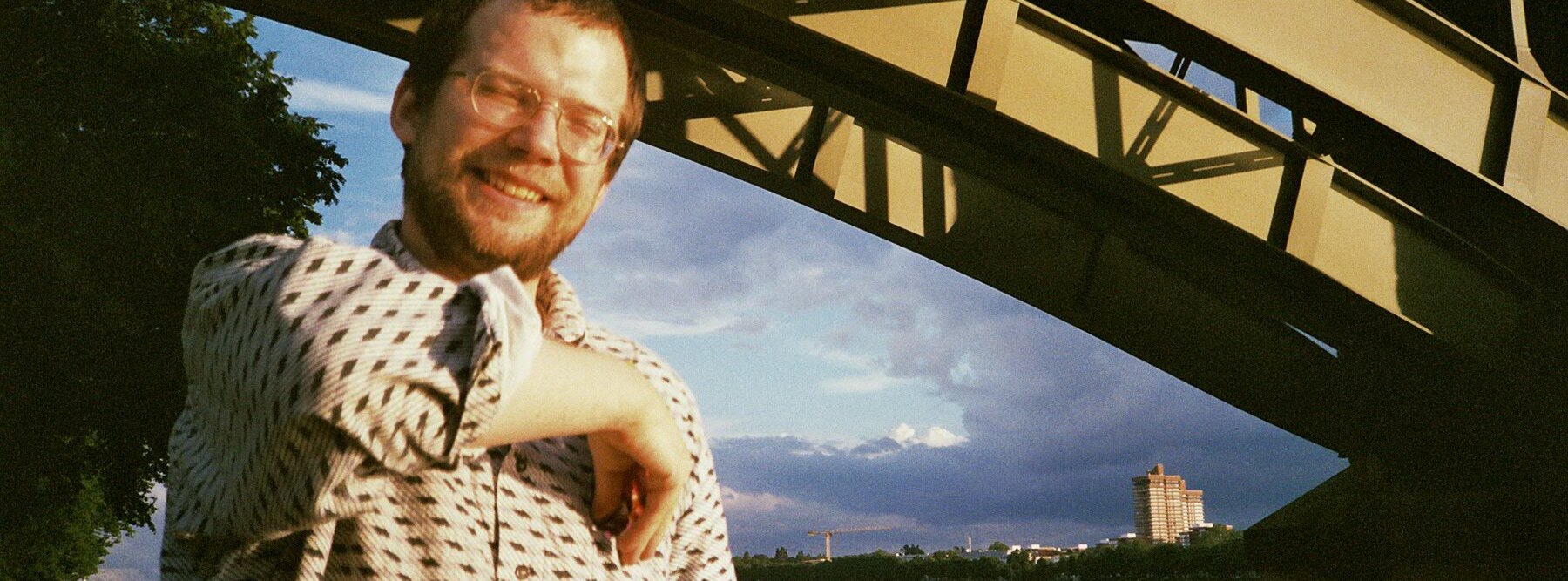 Dieses Foto zeigt den Autor Tobias Schulenburg.